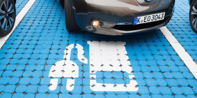 electric-car-parking-place-symbolic-picture