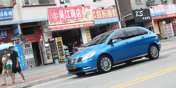 daimler-byd-denza-400-coche-eléctrico-elektroauto-china-02