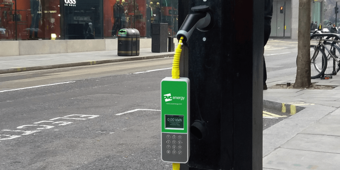 londres-ovo-energy-ubitricity-ladestation