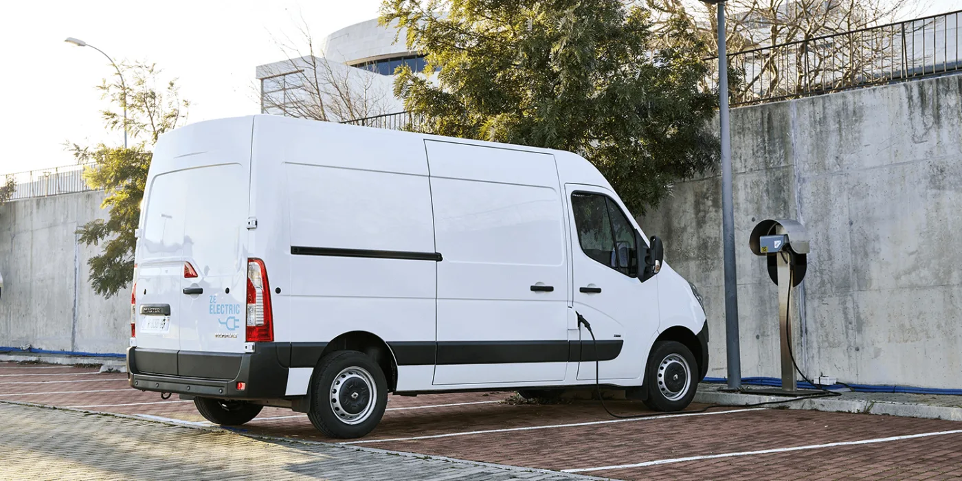 renault master ze 2018 06 renault-master-ze-2018-06