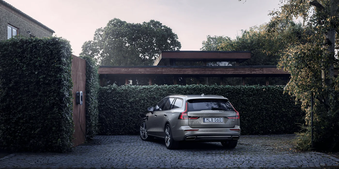 volvo v60 phev 2018 01 volvo-v60-phev-2018-01
