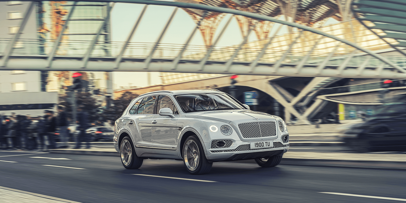 bentley-bentayga-hybrid-phev-2018-09