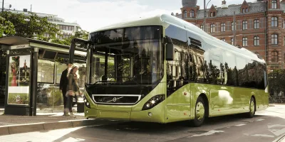 volvo-7900-hybrid-bus-01