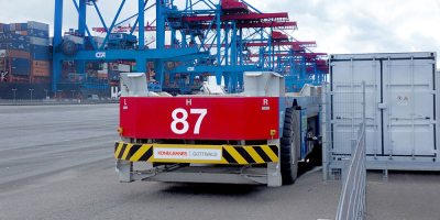 konecranes-container-transportfahrzeug-mit-akku-hamburger-hafen