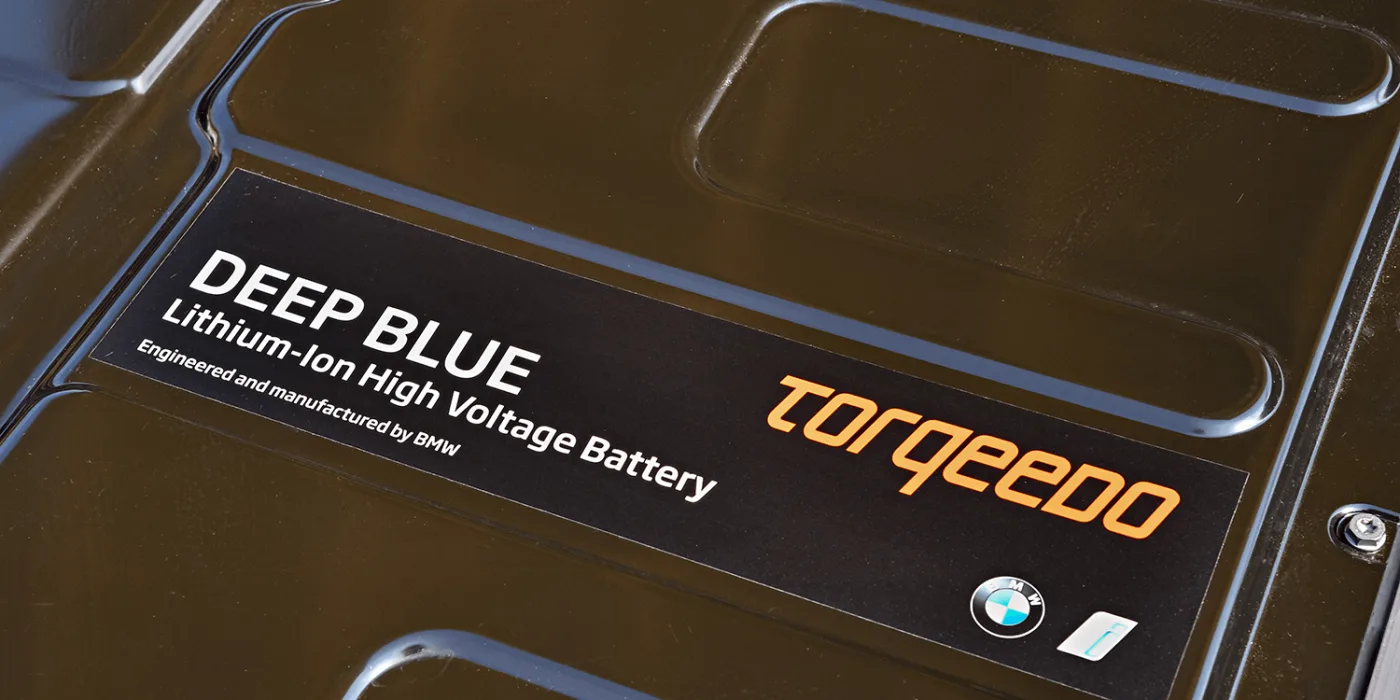 torqeedo-bmw-sistema-azul-profundo-02