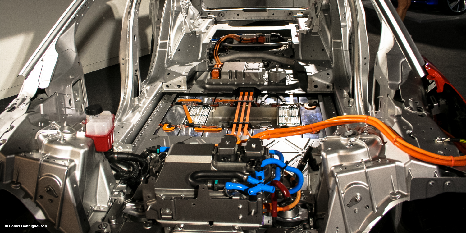 Car Pictures List for Jaguar F-Pace 2017 35t Prestige (SaudiArabia) YallaMotor