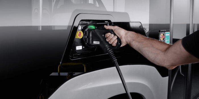 mercedes-benz-ecitaro-autobús-eléctrico-2018-12