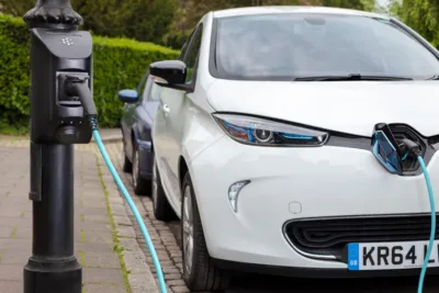 chargy-lamppost-charging-station-ladestation-uk-grossbritannien