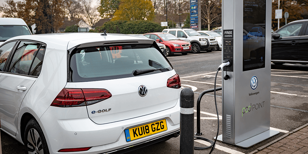 volkswagen-tesco-pod-point-charging-station-ladestation-uk-02