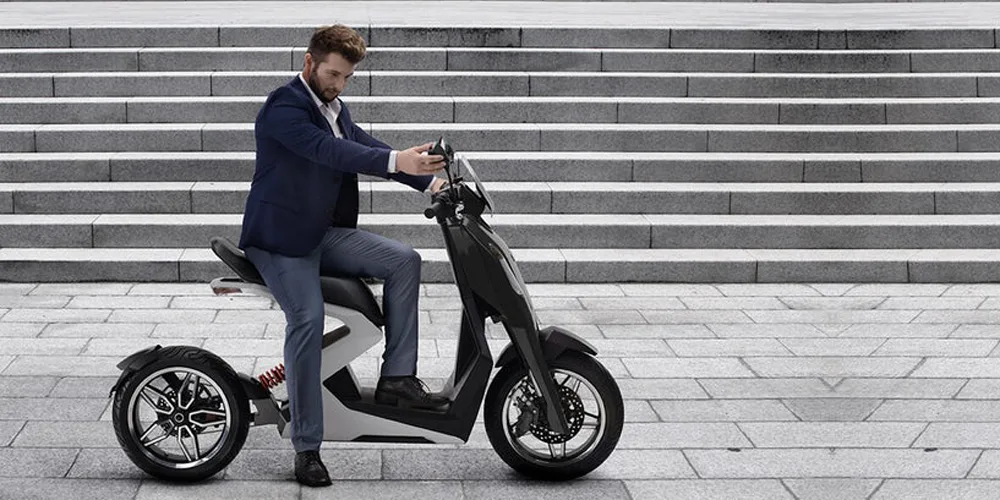 zapp i300 electric scooter elektro roller 05 zapp-i300-electric-scooter-elektro-roller-05