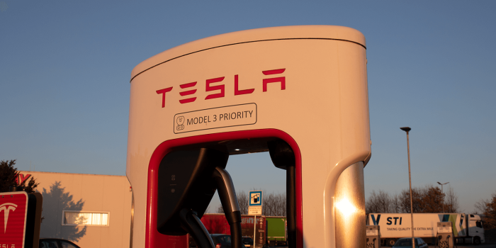 tesla-supercharger-mit-ccs-autohof-rhueden-daniel-boennighausen-02 (1)