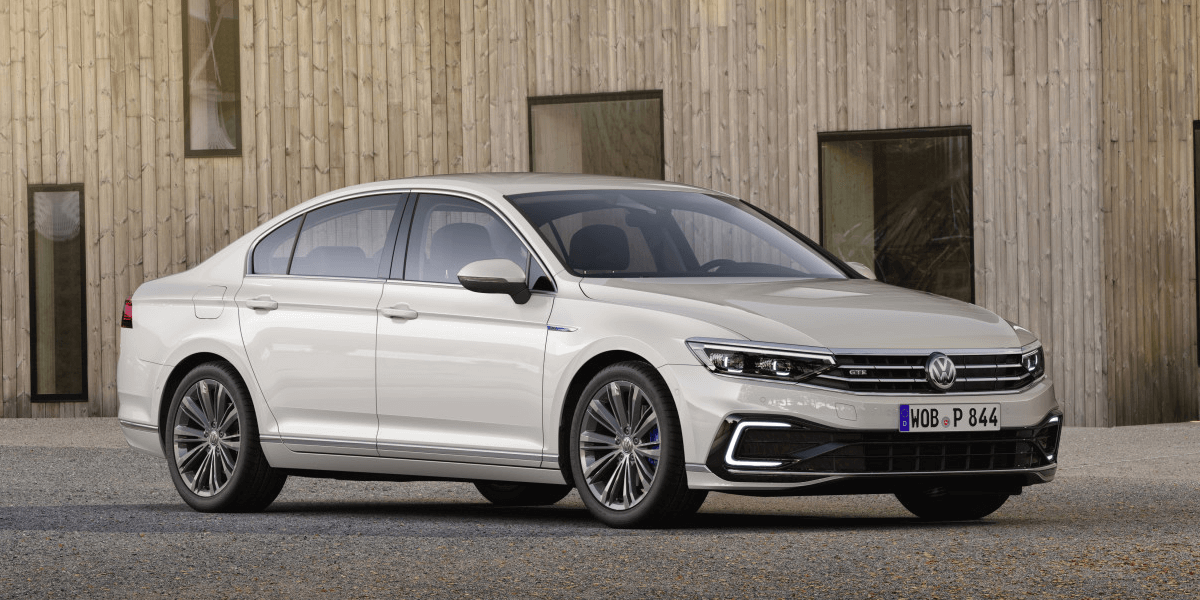 volkswagen-passat-gte-2019-02