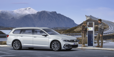 volkswagen-passat-gte-variant-2019-02