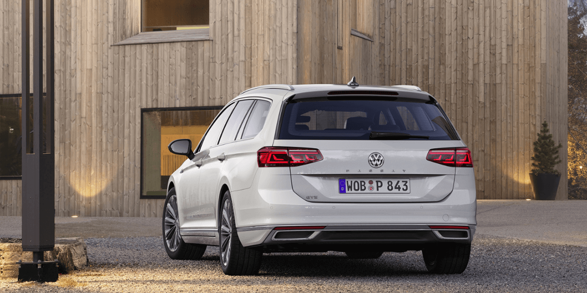 volkswagen-passat-gte-variant-2019-03