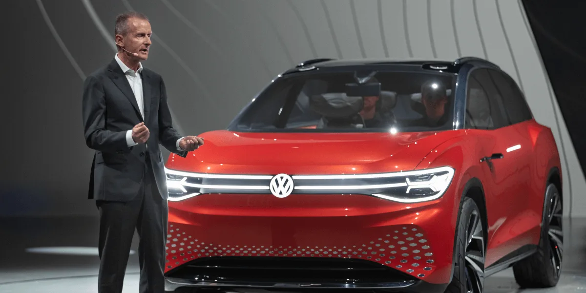 volkswagen id roomzz auto shanghai 2019 herbert diess 01 volkswagen-id-roomzz-auto-shanghai-2019-herbert-diess-01