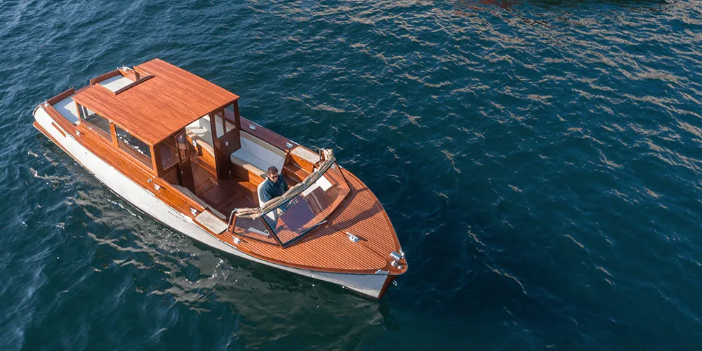 ernesto riva vaporina elettra barco electrico elektro bota 03 min ernesto-riva-vaporina-elettra-barco-eléctrico-elektro-boot-03-min