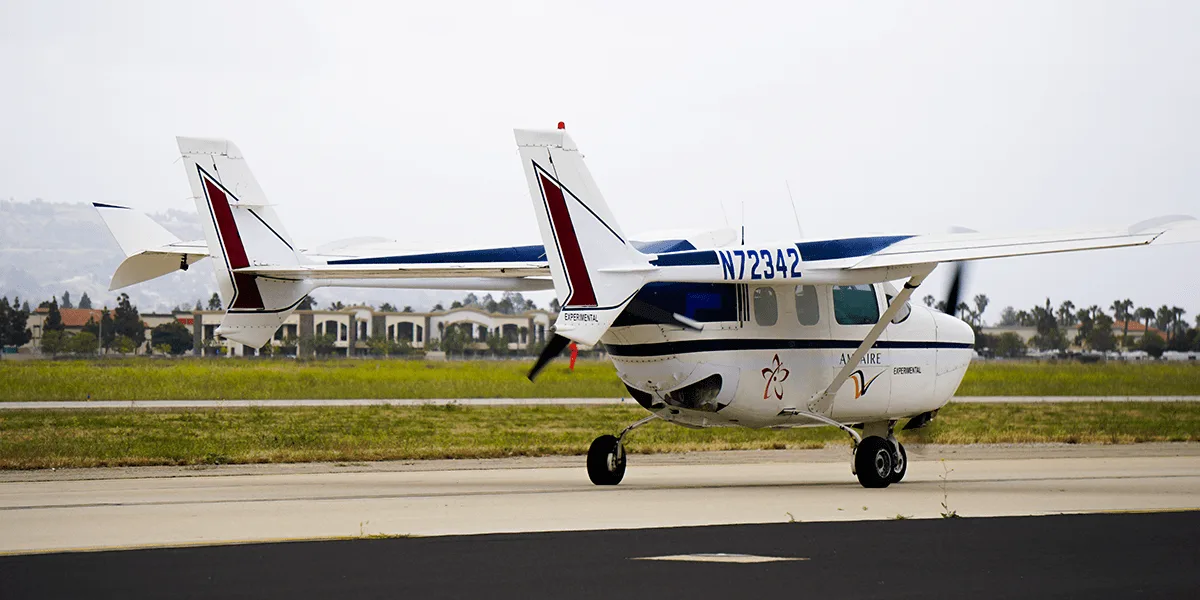 ampaire 337 hybrid e flugzeug avión eléctrico híbrido 03 min ampaire-337-hybrid-e-flugzeug-hybrid-electric-aircraft-03-min