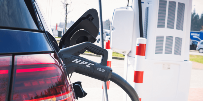 ionity-hpc-cargador-de-alta-potencia-brokenlande-ost-daniel-boennighausen-02-ccs