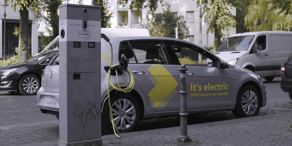 volkswagen weshare e golf carsharing berlin 04 volkswagen-weshare-e-golf-carsharing-berlin-04