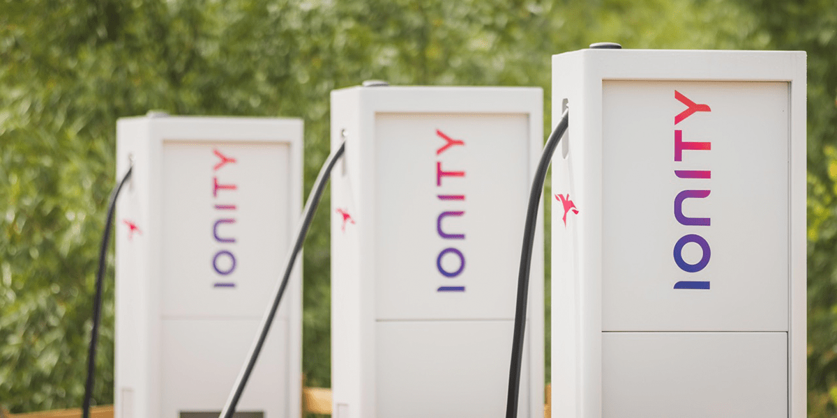 estación de carga ionity ladestation uk 04 min ionity-ladestation-charging-station-uk-04-min