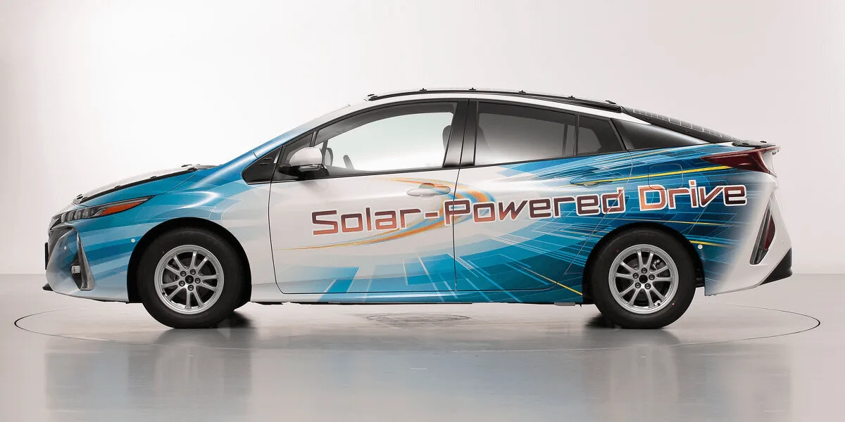 toyota prius phev solar powered 04 toyota-prius-phev-solar-powered-04