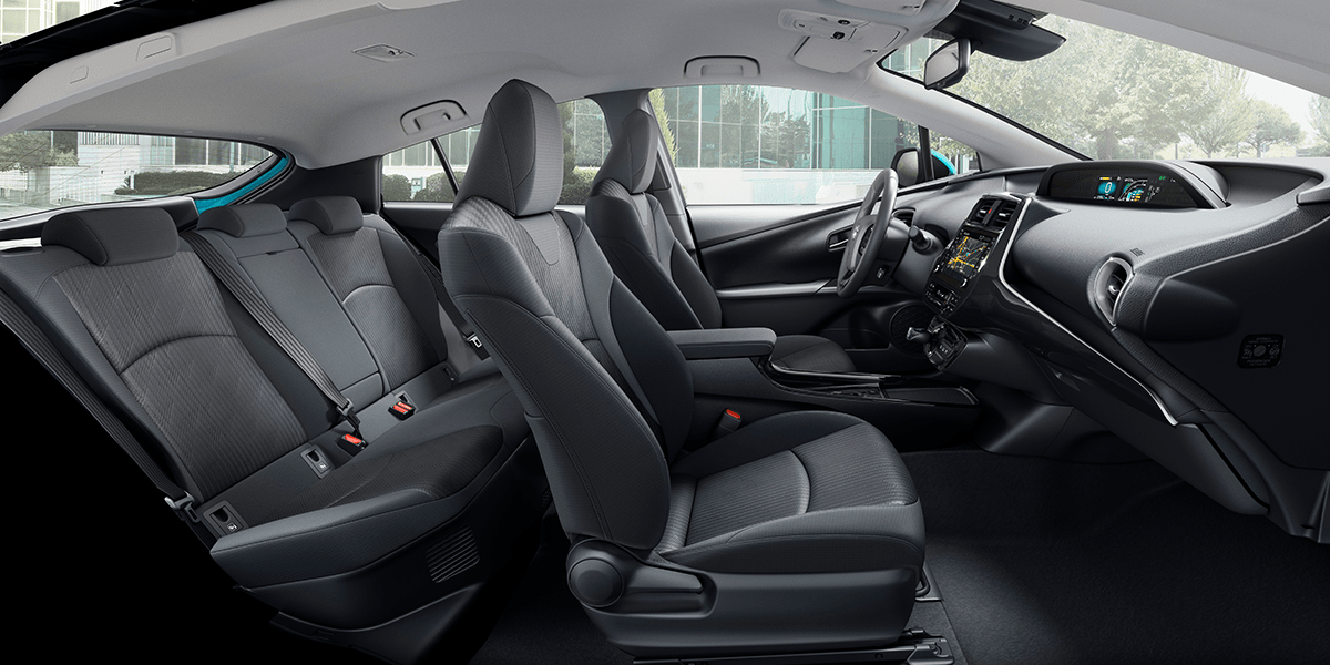 toyota prius plug in hybrid 2019 02 min toyota-prius-plug-in-hybrid-2019-02-min