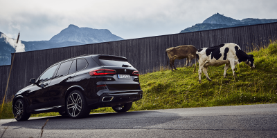 bmw-x5-xdrive45e-phev-2019-02-min