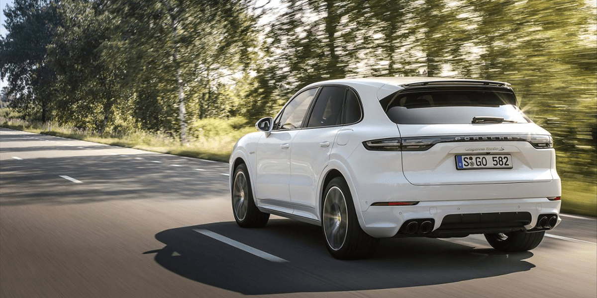 porsche cayenne turbo s e hybrid 2019 03 min porsche-cayenne-turbo-s-e-hybrid-2019-03-min