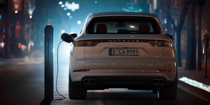 porsche-cayenne-turbo-s-e-hybrid-2019-07-min