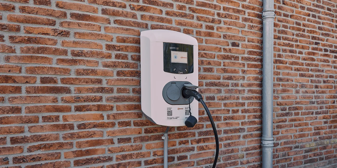 eneco-emobility-ladestation-charging-station-wallbox-rotterdam-niederlande-paises-bajos-2019-01-min