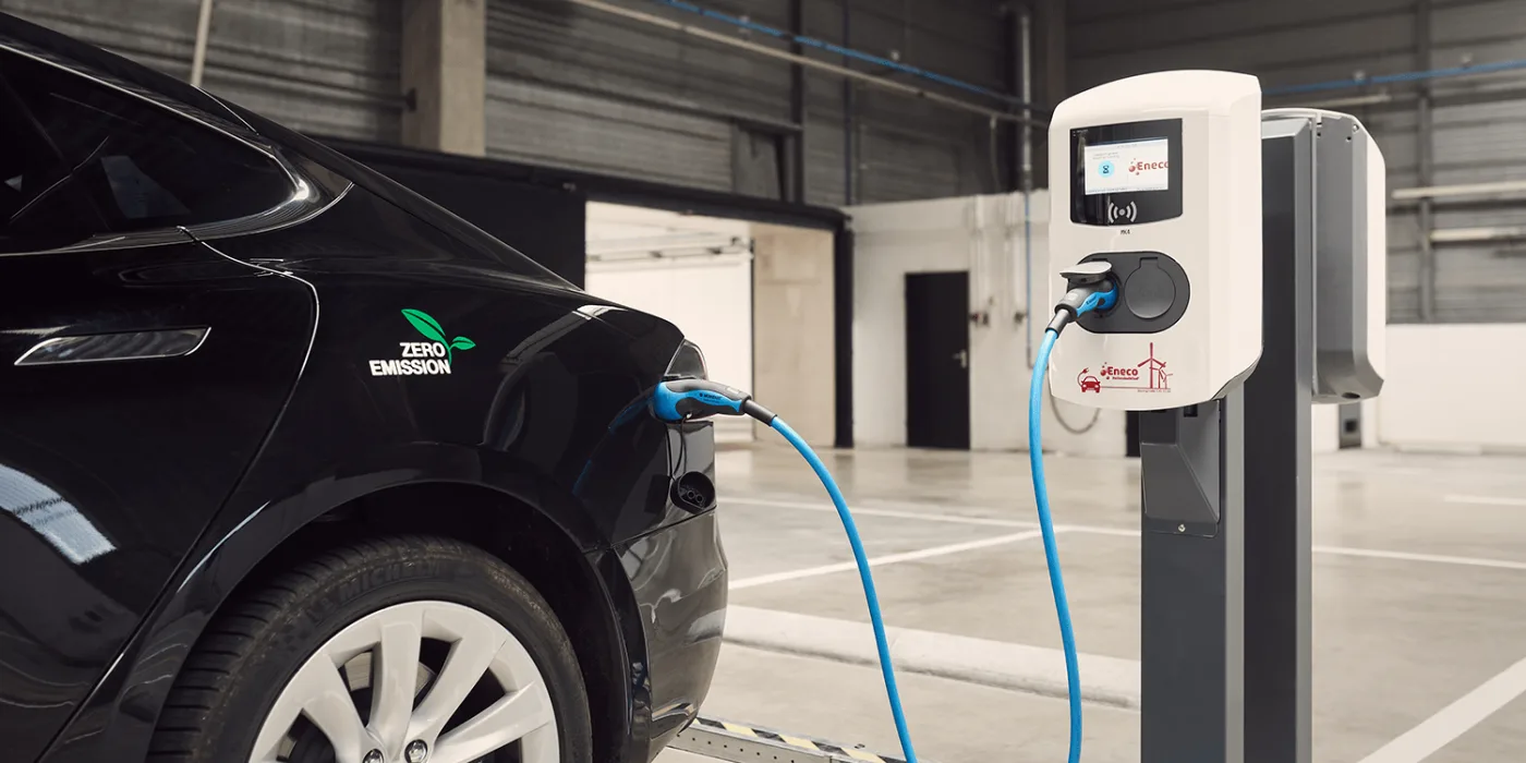 eneco-emobility-ladestation-charging-station-wallbox-rotterdam-niederlande-paises-bajos-2019-02-min