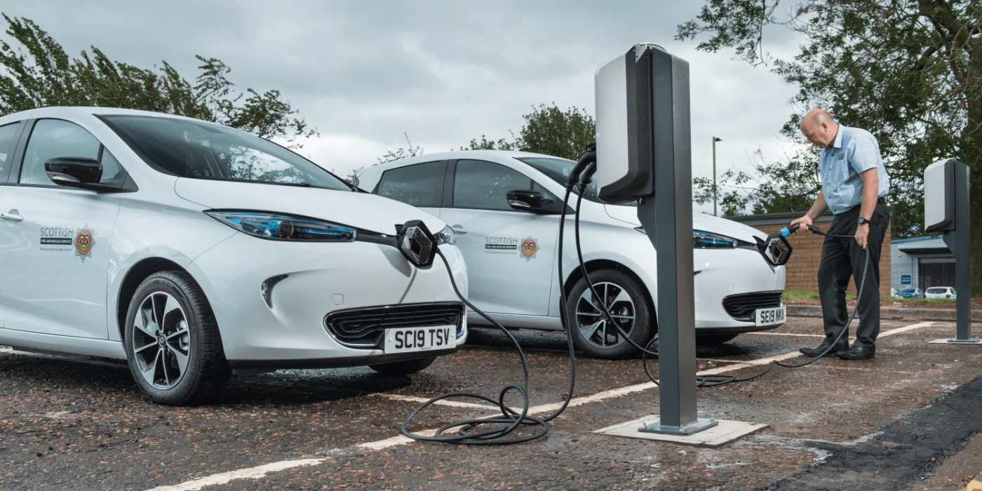 scottish fire and rescue service renault zoe feuerwehr fire brigade schottland scotland 2019 01 min scottish-fire-and-rescue-service-renault-zoe-feuerwehr-fire-brigade-schottland-scotland-2019-01-min