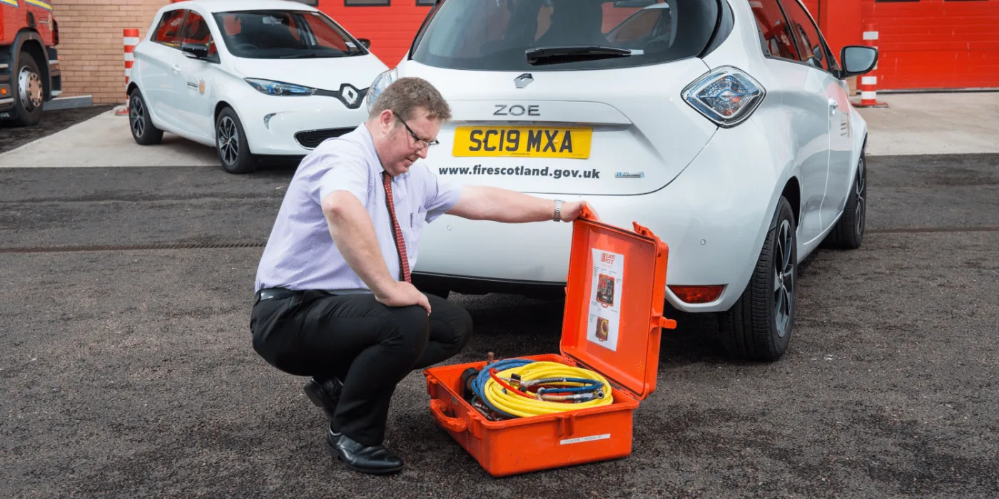 scottish fire and rescue service renault zoe feuerwehr fire brigade schottland scotland 2019 04 min scottish-fire-and-rescue-service-renault-zoe-feuerwehr-fire-brigade-schottland-scotland-2019-04-min