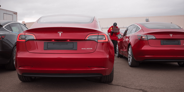 tesla-model-3-service-center-2019-001-min