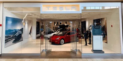 tesla-store-2019-001-min