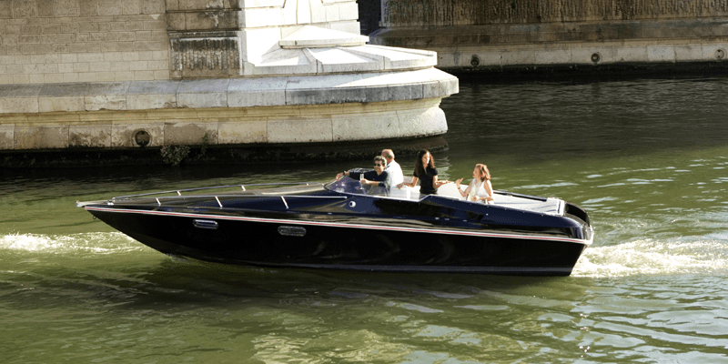 Bota de motor cisne negro barco a motor min