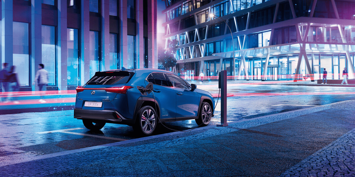 lexus ux 300e 2019 04 min lexus-ux-300e-2019-04-min