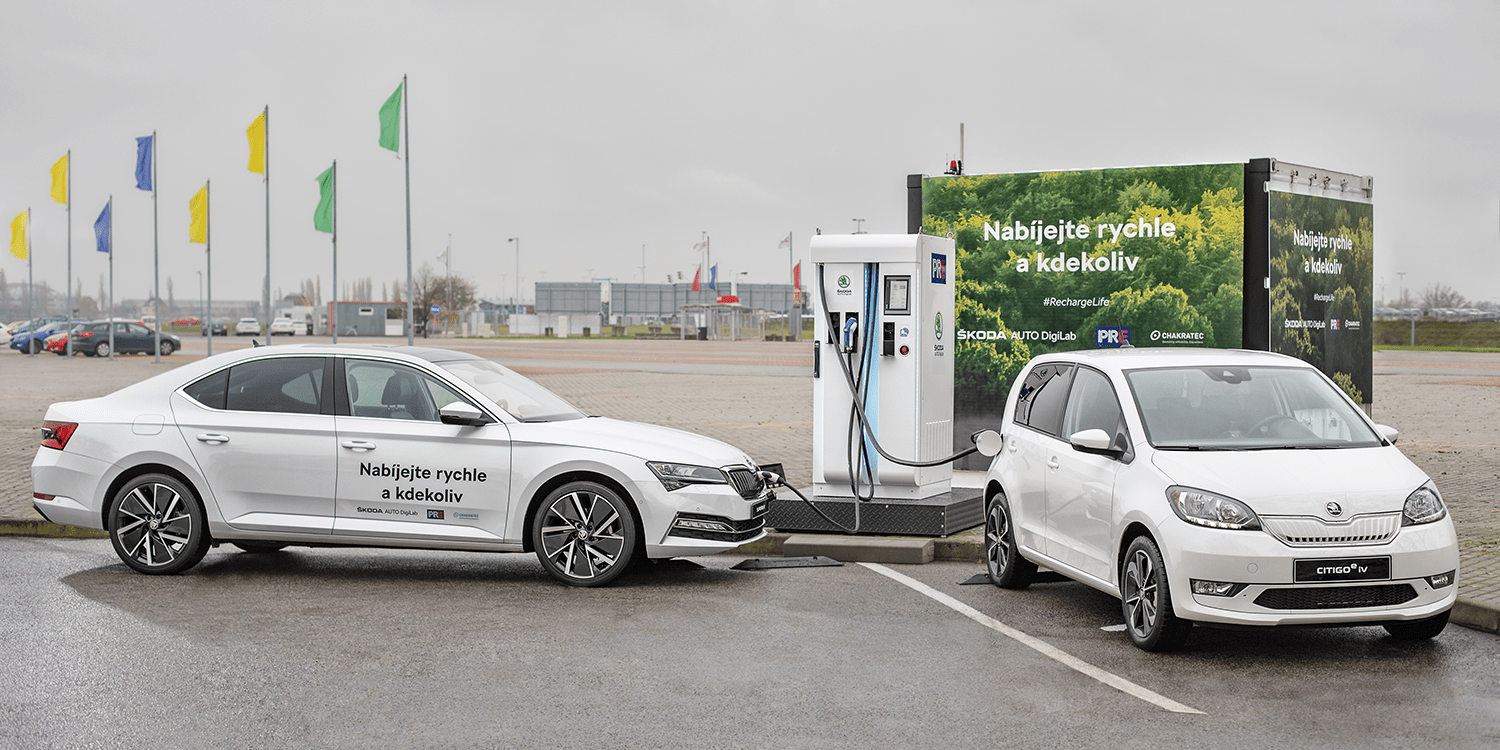 skoda chakratec ladestation estación de carga tschechien prag república checa praga 2019 02 min skoda-chakratec-ladestation-charging-station-tschechien-prag-czech-republik-prague-2019-02-min