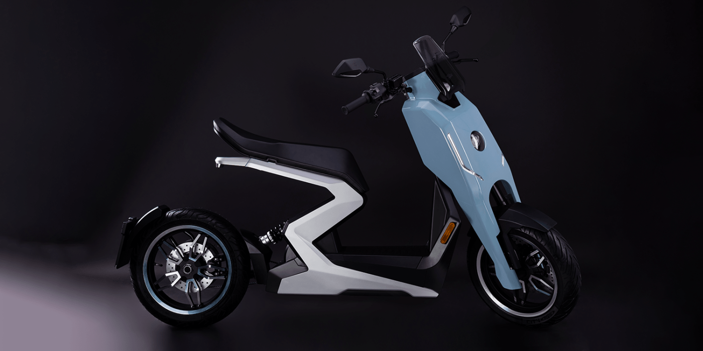 zapp i300 e roller electric scooter 2019 04 min zapp-i300-e-roller-electric-scooter-2019-04-min