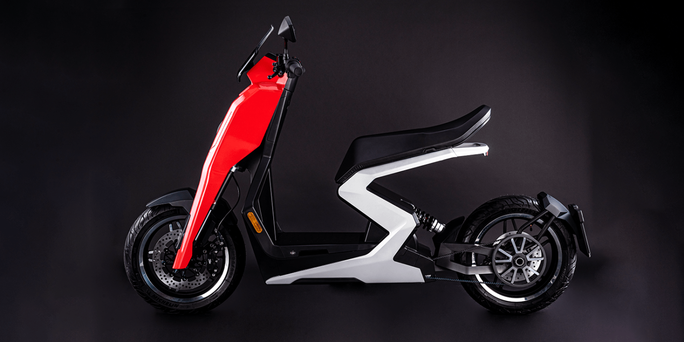 zapp i300 e roller electric scooter 2019 06 min zapp-i300-e-roller-electric-scooter-2019-06-min