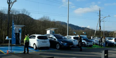 gotthard-fastcharge-gofast-wuerenlos-richtung-zuerich-schweiz-switzerland-ladestation-charging-station-2019-01-min