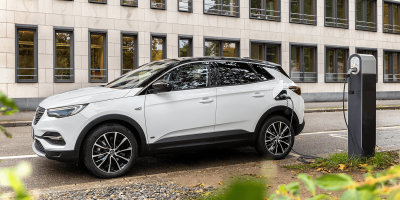 opel-grandland-x-hybrid4-2019-003-min