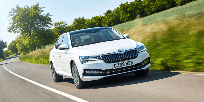 Skoda superb iv phev uk min