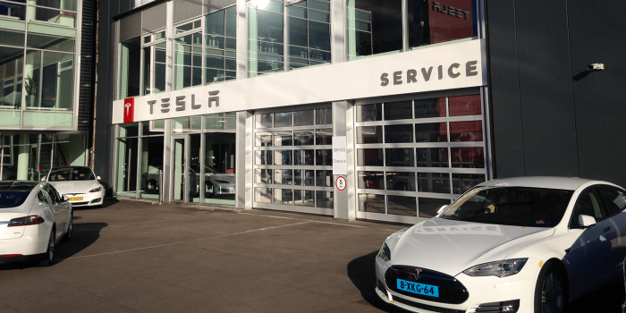 Tesla service amsterdam daniel boennighausen min