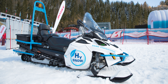 Lynx hysnow h2 schneefahrzeug hydrogen snow mobile min