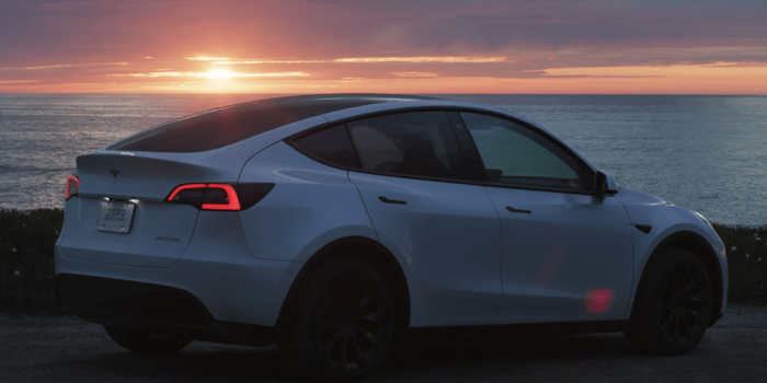 Tesla model y min