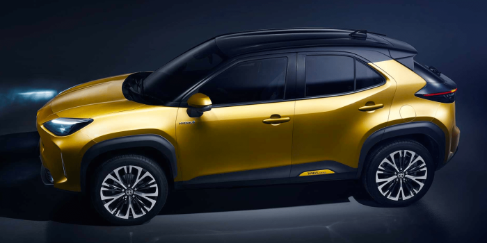 Toyota yaris cross hybrid min
