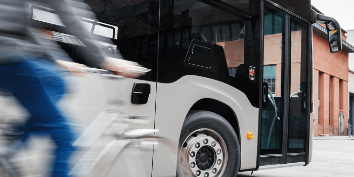 Daimler mercedes benz ecitaro g elektrobus autobús eléctrico min