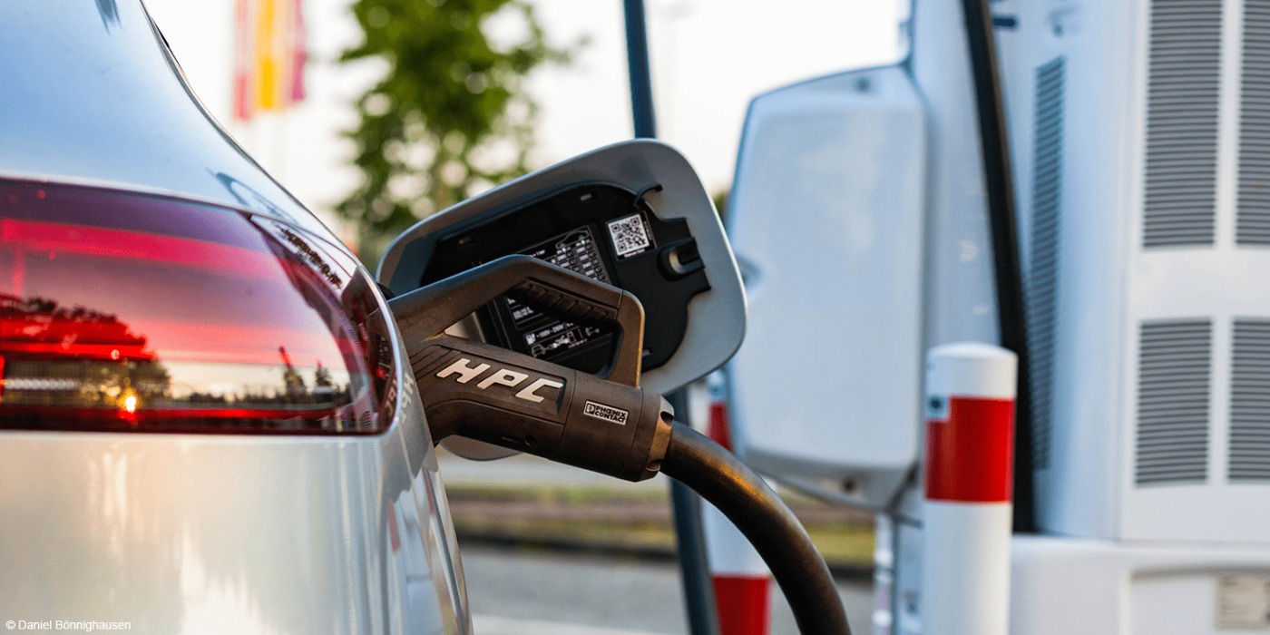 Mercedes benz eqc 4matic ionity ladestation charging station hpc ccs phoenix contact fahrbericht daniel boennighausen min