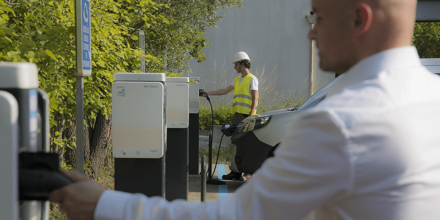 Schneider electric evlink ladestation frankreich france min